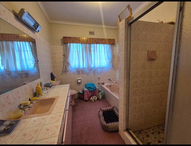 4 BEDROOM HOUSE FOR SALE IN BISHOPS BAY